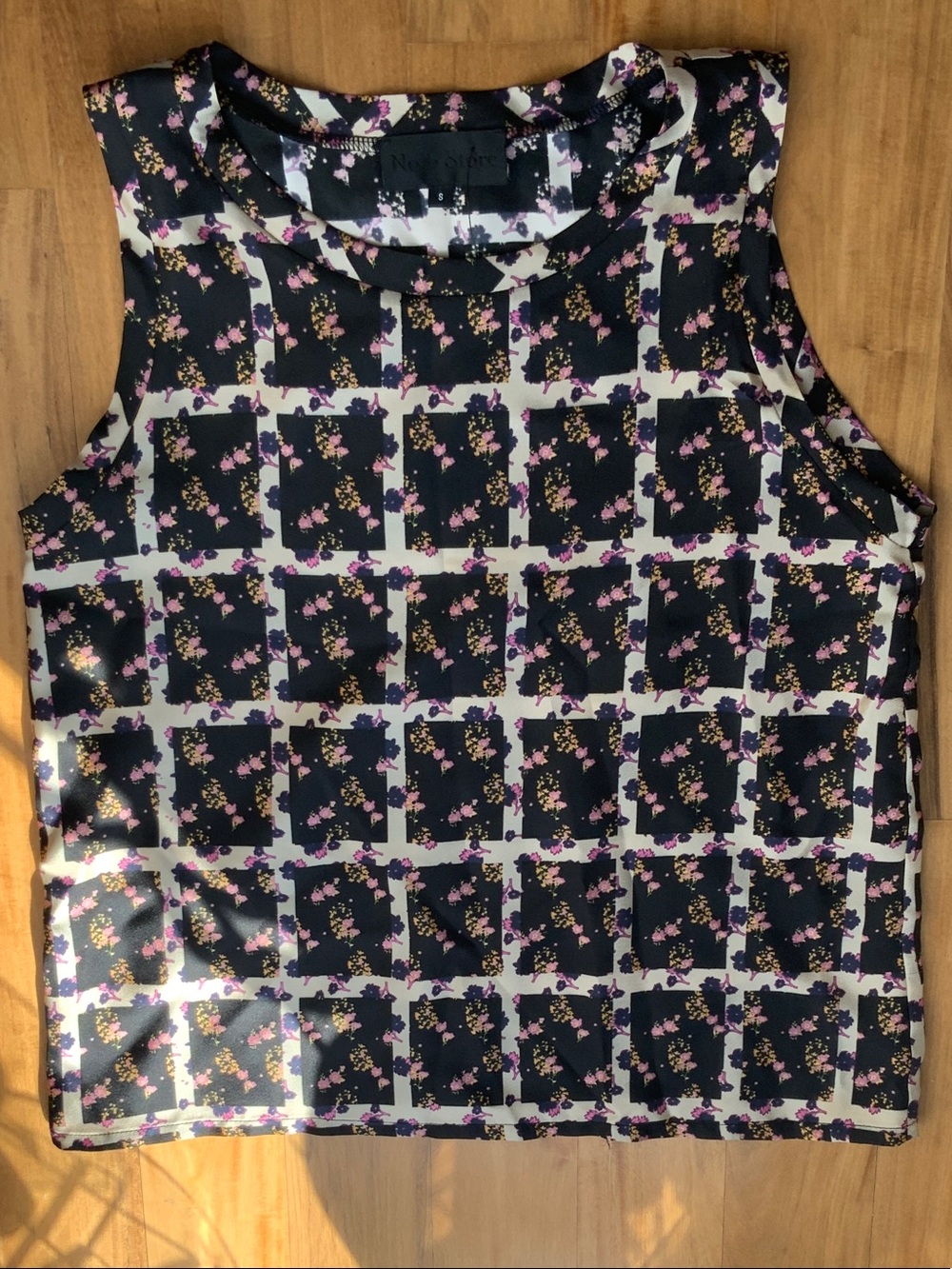No. 6 floral black geometric sleeveless silk top in size SMALL No6 silk top